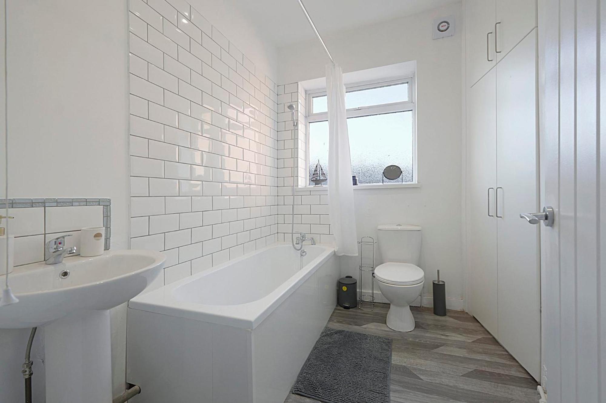 Modern Near Blyth Coast Sleeps 5 Apartment